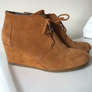 TOMS Desert Wedge Bootie - Brown Suede
